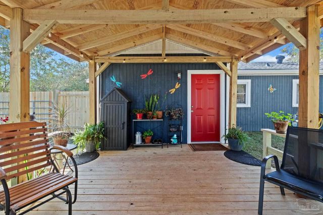 507 E Pine St, Atmore, AL 36502