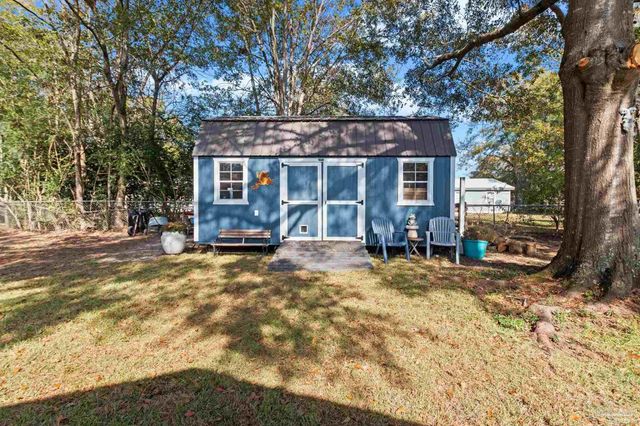 507 E Pine St, Atmore, AL 36502
