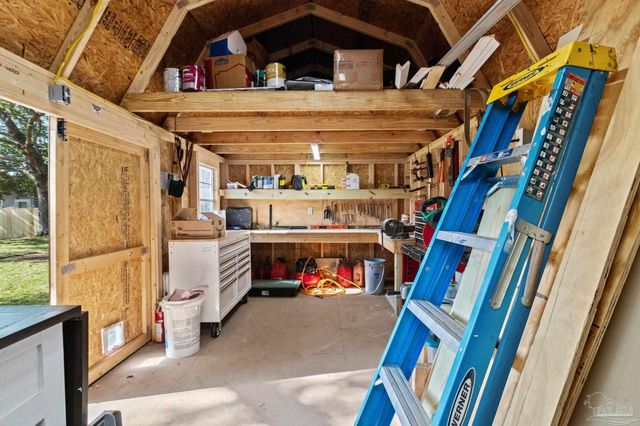 507 E Pine St, Atmore, AL 36502