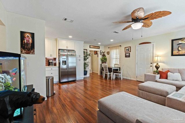 507 E Pine St, Atmore, AL 36502