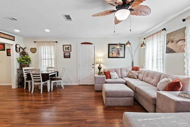 507 E Pine St, Atmore, AL 36502