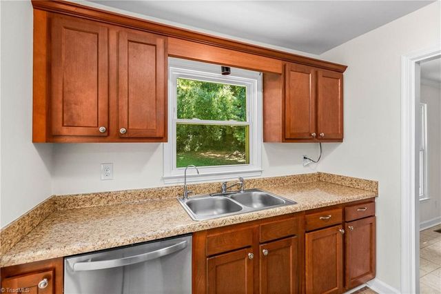 3913 Enterprise Road, Lexington, NC 27295