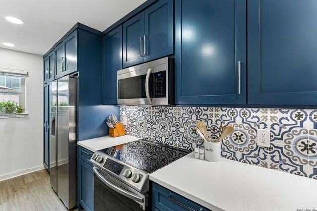 2718 Old Field Dr Apt 502, San Antonio, TX 78247