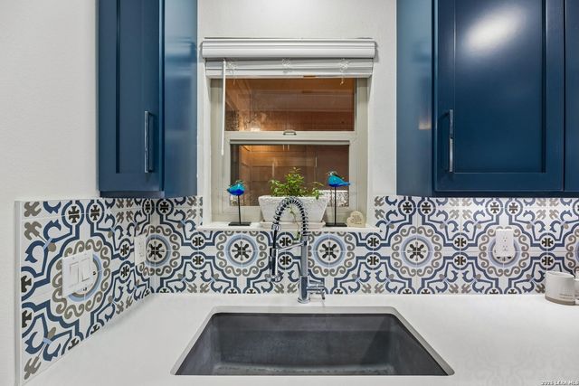 2718 Old Field Dr Apt 502, San Antonio, TX 78247