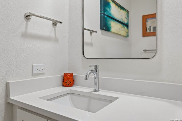 2718 Old Field Dr Apt 502, San Antonio, TX 78247