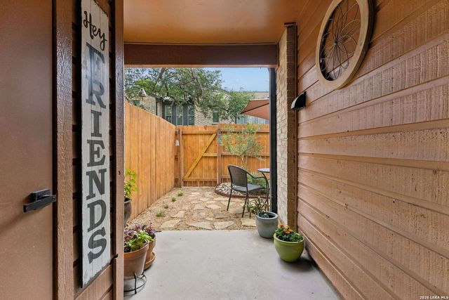 2718 Old Field Dr Apt 502, San Antonio, TX 78247