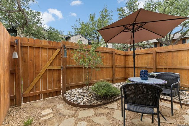 2718 Old Field Dr Apt 502, San Antonio, TX 78247