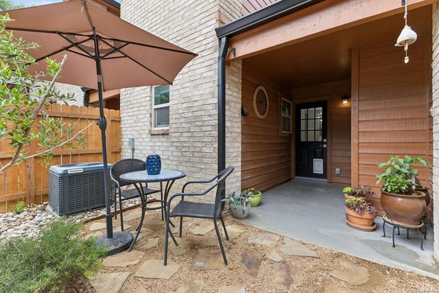 2718 Old Field Dr Apt 502, San Antonio, TX 78247