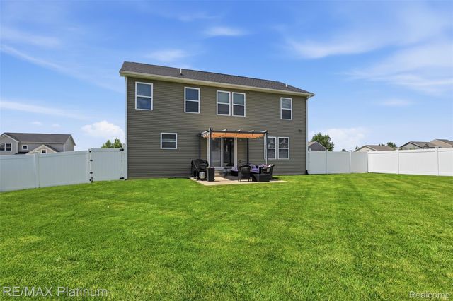 3553 Amber Oaks Drive, Howell Township, MI 48855