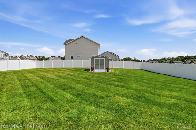 3553 Amber Oaks Drive, Howell Township, MI 48855