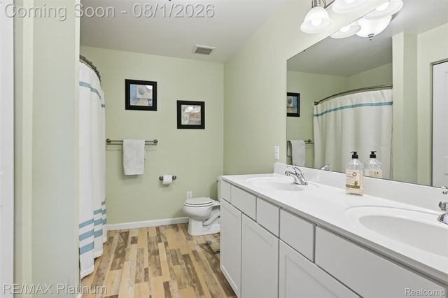 3553 Amber Oaks Drive, Howell Township, MI 48855
