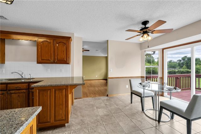 2202 W Green Acres Drive, Rogers, AR 72758