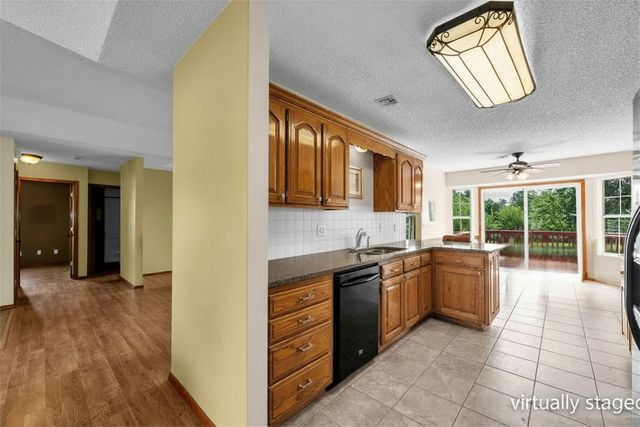 2202 W Green Acres Drive, Rogers, AR 72758