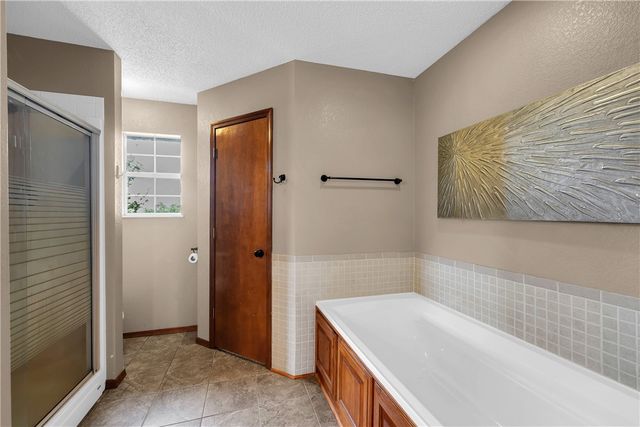 2202 W Green Acres Drive, Rogers, AR 72758