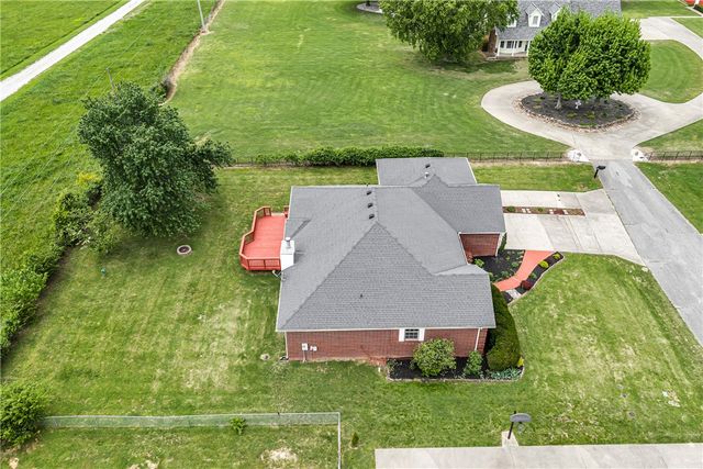 2202 W Green Acres Drive, Rogers, AR 72758