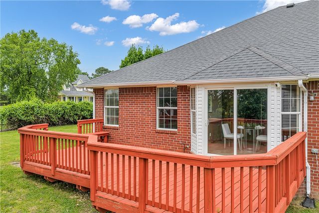 2202 W Green Acres Drive, Rogers, AR 72758