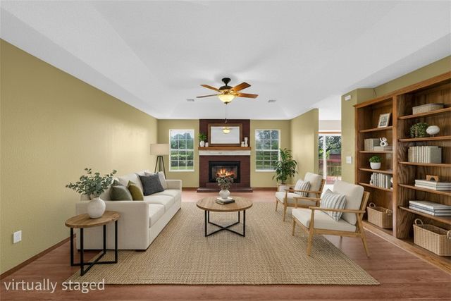 2202 W Green Acres Drive, Rogers, AR 72758