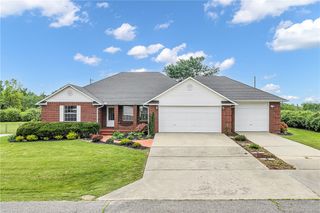 2202 W Green Acres Drive, Rogers, AR 72758