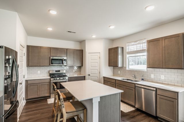4011 Wheeler Dr, White House, TN 37188