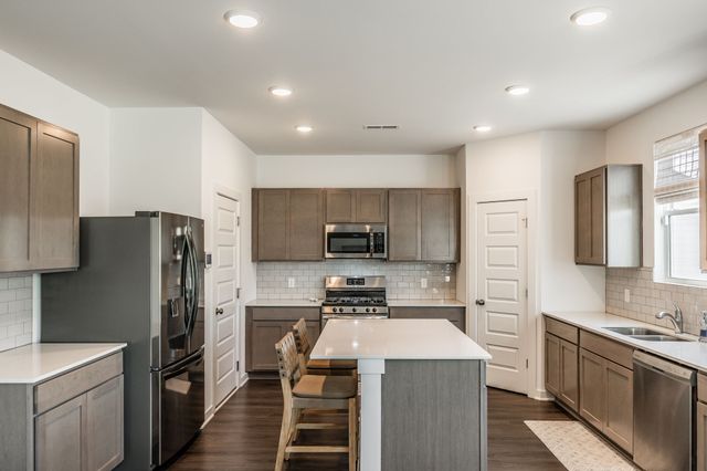 4011 Wheeler Dr, White House, TN 37188