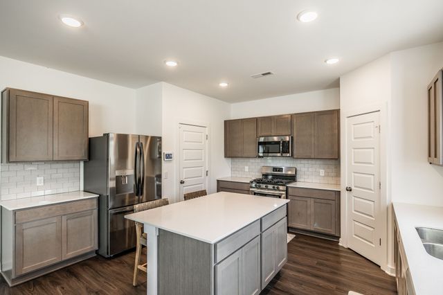 4011 Wheeler Dr, White House, TN 37188