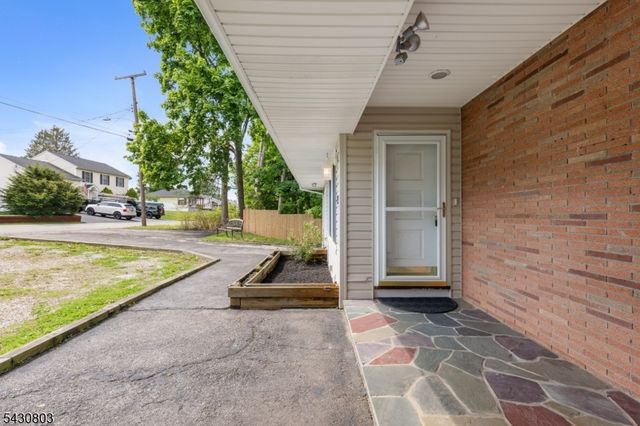 23 Sterling St, Franklin Boro, NJ 07416