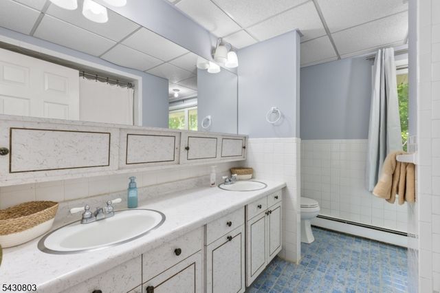 23 Sterling St, Franklin Boro, NJ 07416