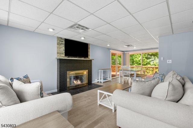 23 Sterling St, Franklin Boro, NJ 07416