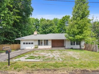 23 Sterling St, Franklin Boro, NJ 07416