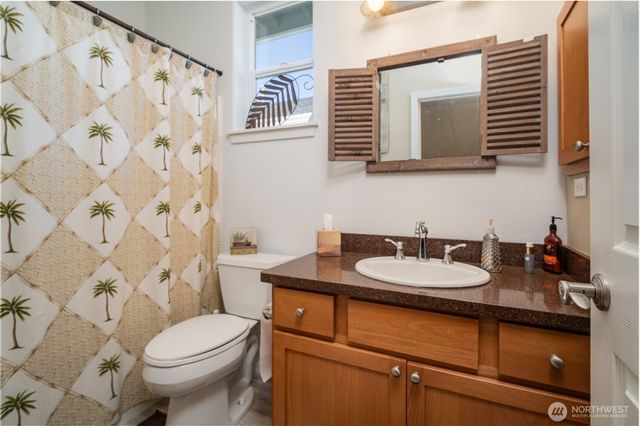 4957 Bend Drive NE, Lacey, WA 98516