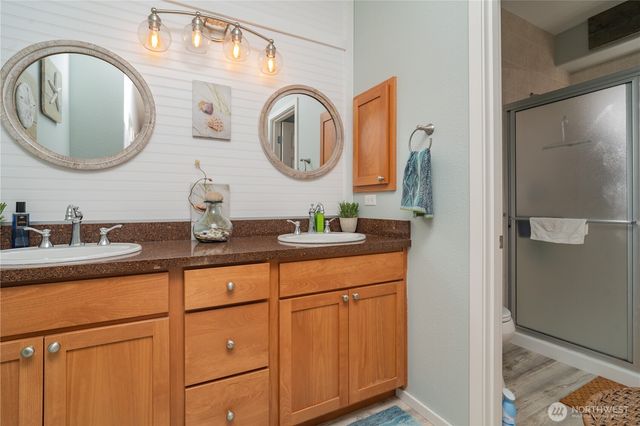 4957 Bend Drive NE, Lacey, WA 98516