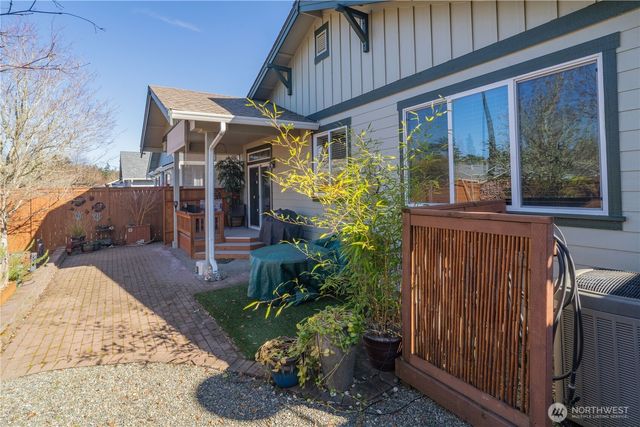 4957 Bend Drive NE, Lacey, WA 98516