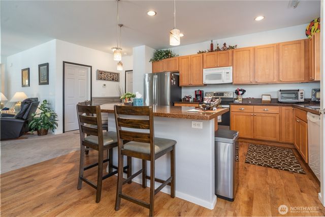 4957 Bend Drive NE, Lacey, WA 98516