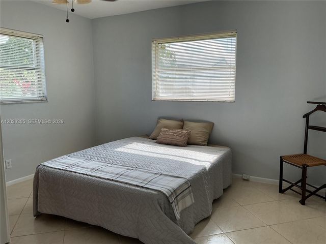 8604 NW 59th Pl, Tamarac, FL 33321