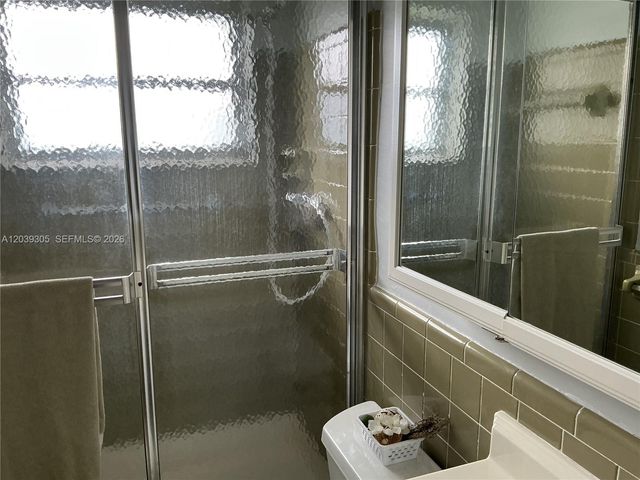8604 NW 59th Pl, Tamarac, FL 33321