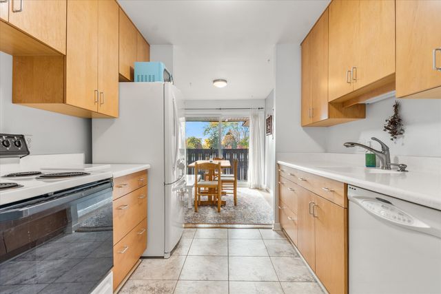 1235 S Maple Road 302, Ann Arbor, MI 48103