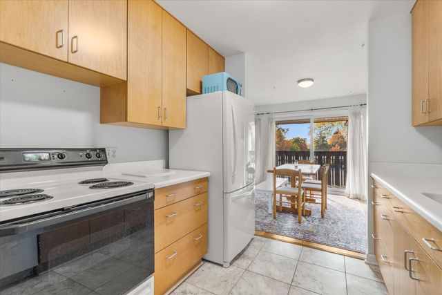 1235 S Maple Road 302, Ann Arbor, MI 48103