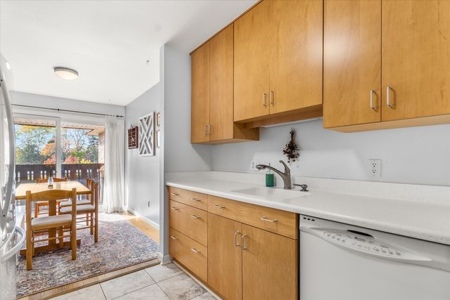 1235 S Maple Road 302, Ann Arbor, MI 48103