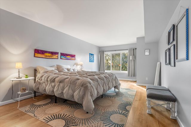 1235 S Maple Road 302, Ann Arbor, MI 48103