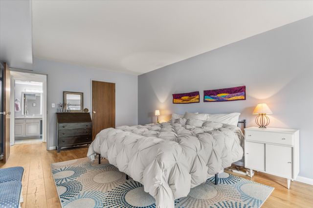 1235 S Maple Road 302, Ann Arbor, MI 48103