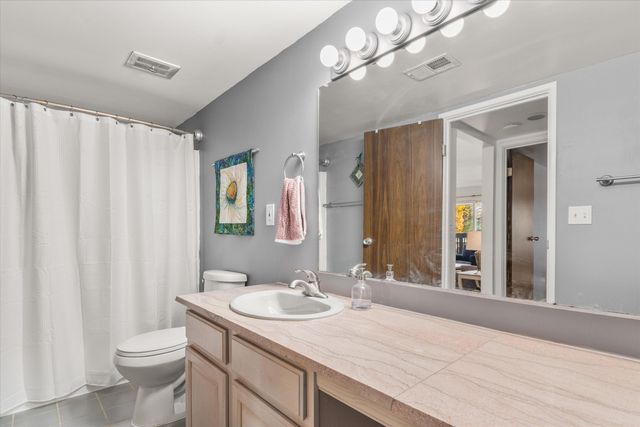 1235 S Maple Road 302, Ann Arbor, MI 48103