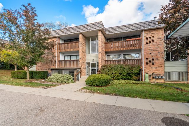 1235 S Maple Road 302, Ann Arbor, MI 48103