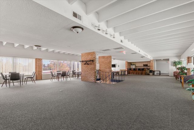 1235 S Maple Road 302, Ann Arbor, MI 48103