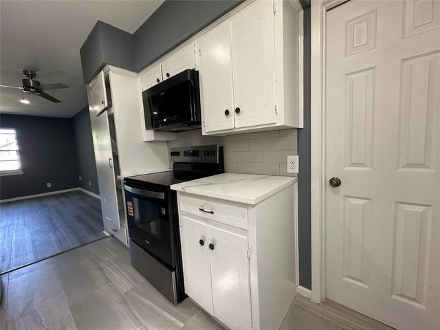 10313 Chesterfield Drive, Houston, TX 77051