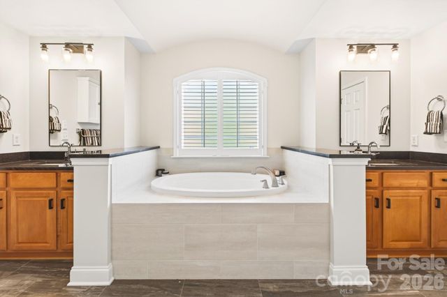 13633 Glen Abbey Drive, Charlotte, NC 28278