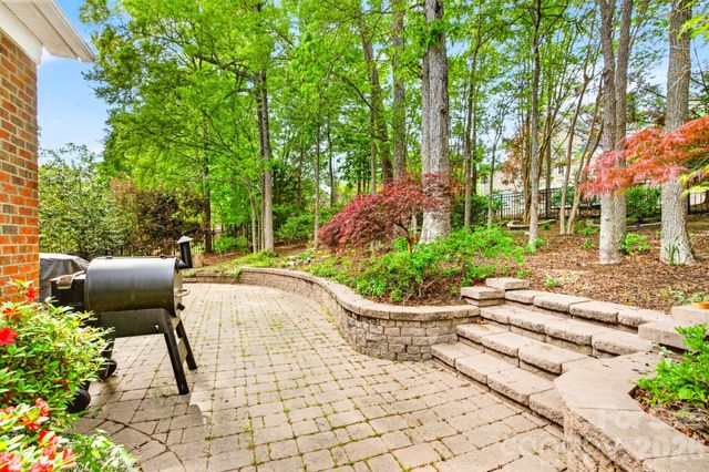 13633 Glen Abbey Drive, Charlotte, NC 28278