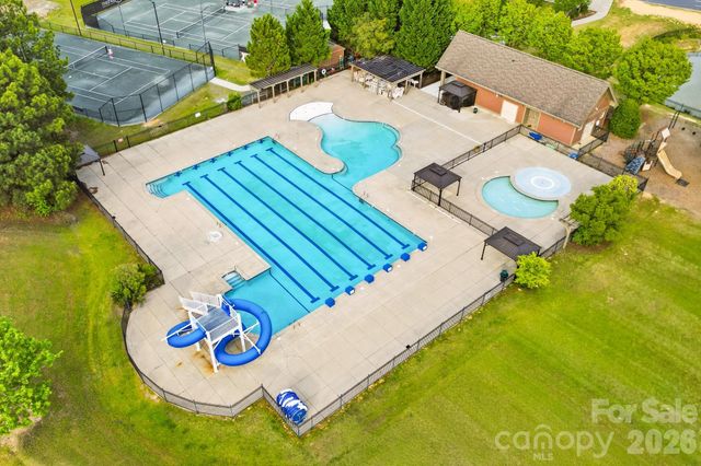 13633 Glen Abbey Drive, Charlotte, NC 28278