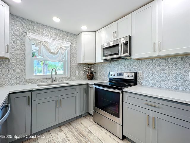 201 Woody Circle W, Melbourne Beach, FL 32951