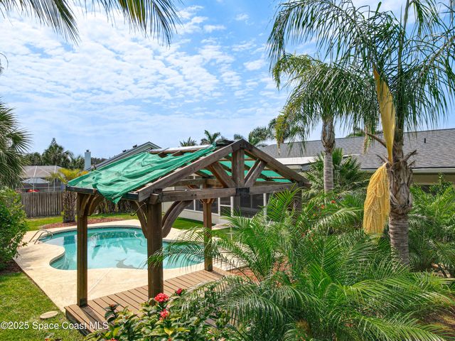 201 Woody Circle W, Melbourne Beach, FL 32951