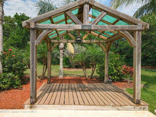 201 Woody Circle W, Melbourne Beach, FL 32951